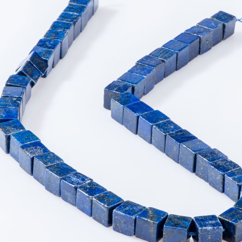 Lapis lazuli cuburi 8 mm - magazinuldepietre.ro