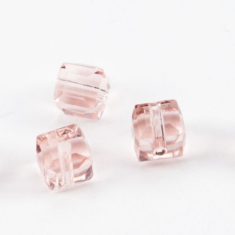 Cristal roz cub cu fatete 6 mm - 20 buc - magazinuldepietre.ro