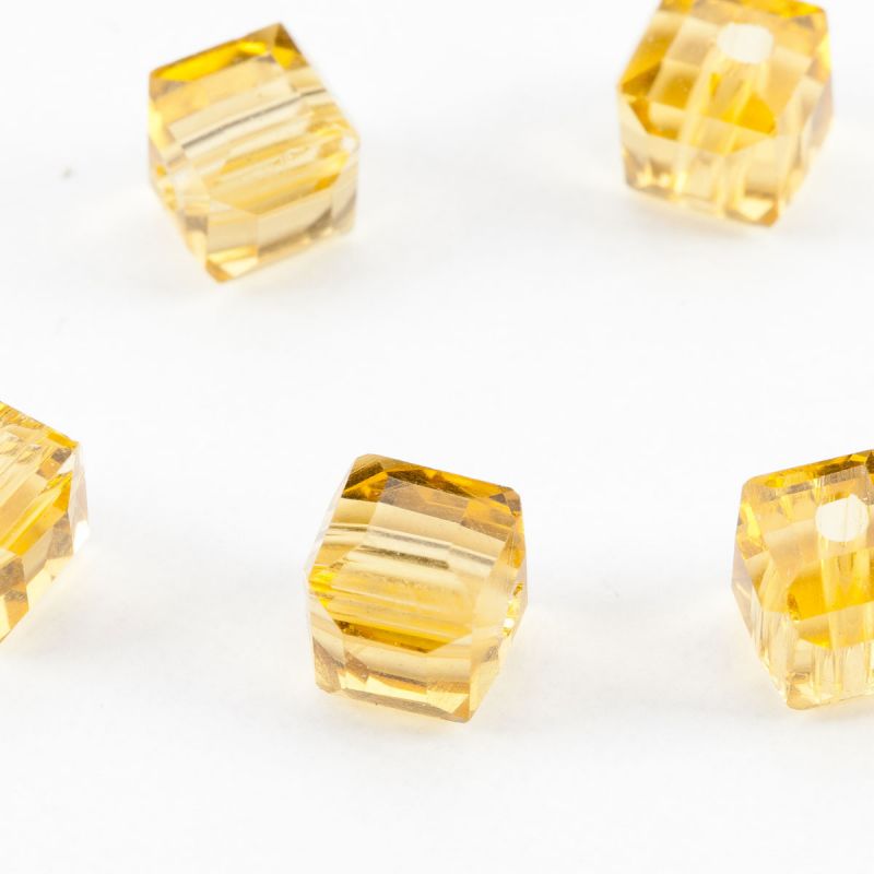 Cristal galben cub cu fatete 6 mm - 20 buc - magazinuldepietre.ro