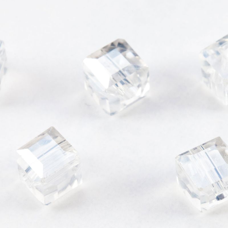Cristal alb efecte cub cu fatete 6 mm - 20 buc - magazinuldepietre.ro